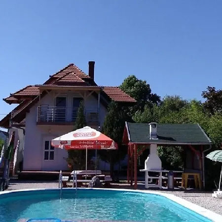 Mit Pool, Wlan Direkt Am 70qm Apartman