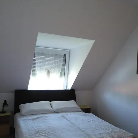 Mit Pool, Wlan Direkt Am 70qm Apartment Balatonmáriafürdő