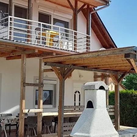 Apartament Mit Pool, Wlan Direkt Am 70qm